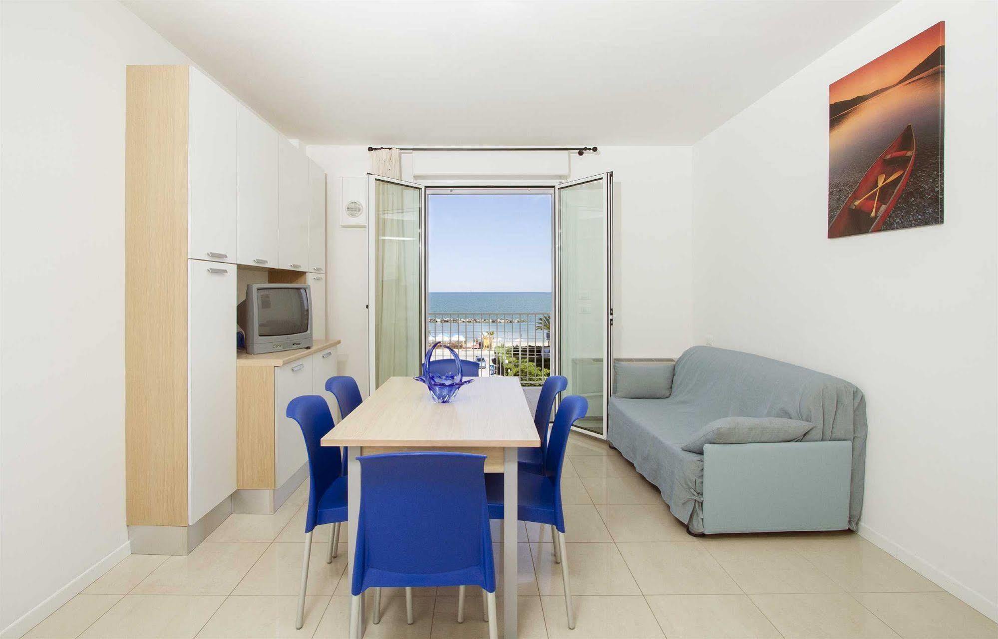 Residence I Delfini 滨海库普拉 外观 照片